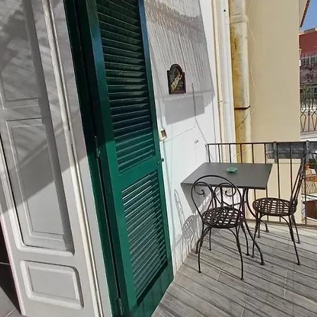 La Casetta Di Sopra Apartment *