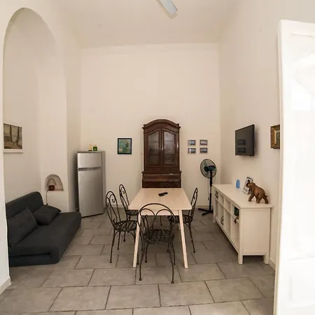 La Casetta Di Sopra Apartment *